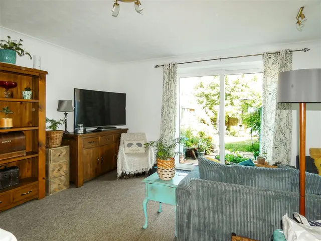 Dawtrey Close, Rustington, photo 2