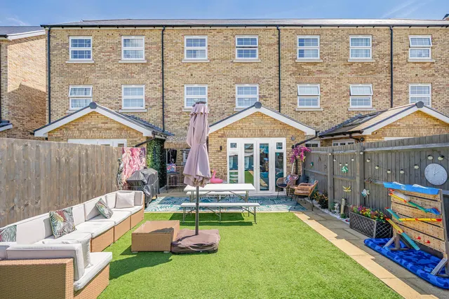 Tutte Gardens, Newmarket, CB8, photo 1