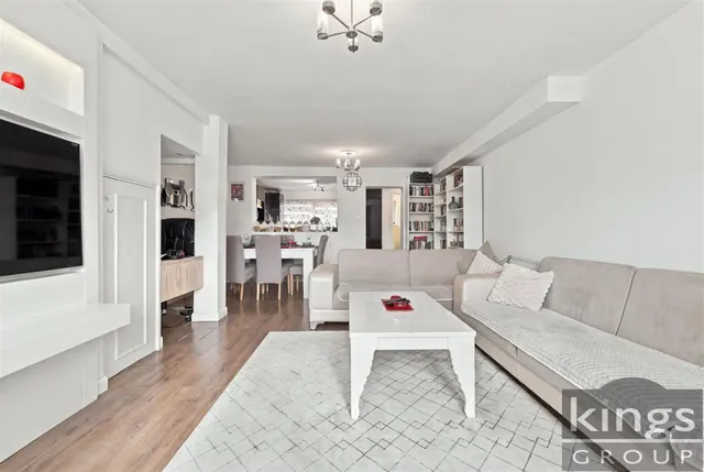 Ashdown Road, Enfield, photo 2