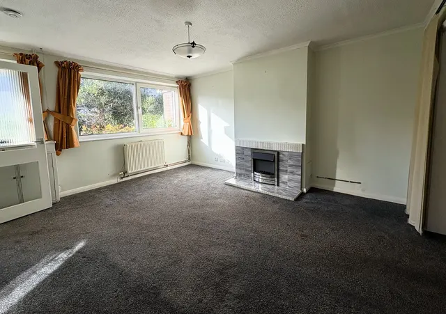 Hawthorn Road, Bishopsmead, photo 2