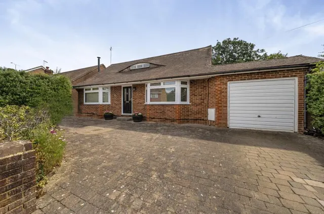Briarwood Road, Woking, GU21, photo 1