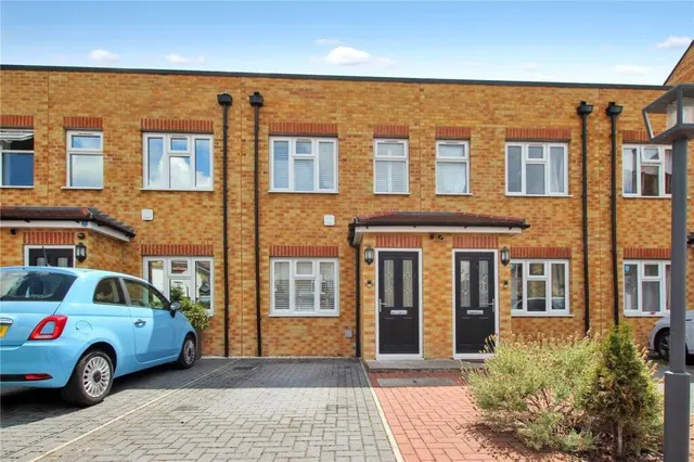 Flora Mews, SE18, photo 1