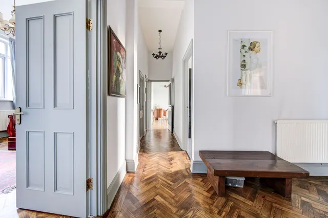 Flat 2, 383 North End Road, London, photo 1