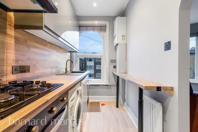 Elgin Road, CROYDON, photo 1