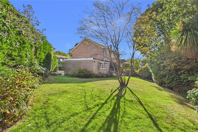 Lyndhurst Close, Horsell, GU21, photo 2