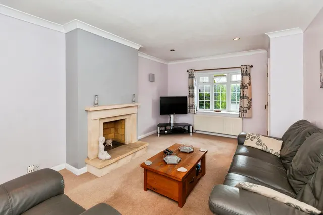 Eton Wick Road, Windsor, SL4, photo 3