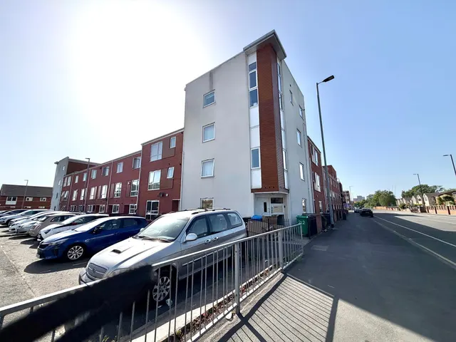 Stockport Road, Manchester, M13, photo 1