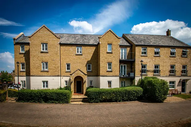Tenby Grove, Kingsmead, photo 1