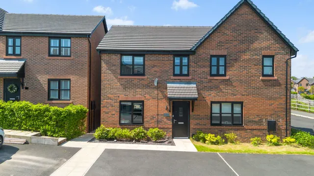 Croftdale Close, Ashton-In-Makerfield, Wigan, Wigan, WN4 0AN, photo 1