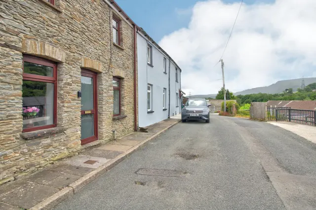 Zoar Terrace, Treharris, CF46, photo 1