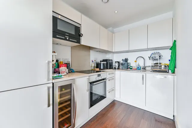 Photo 3 — Flat 64, 7 Queensland Road, London