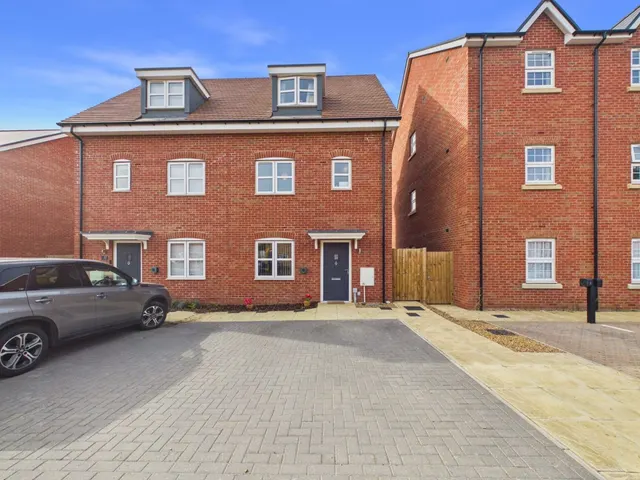 4 bedroom house, The Ridgeway Potton, SG19