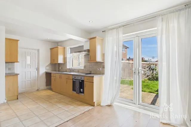 Rowena Drive, Thurcroft, S66, photo 3