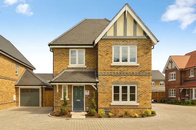 Little Green, Aston Clinton, HP22, photo 1