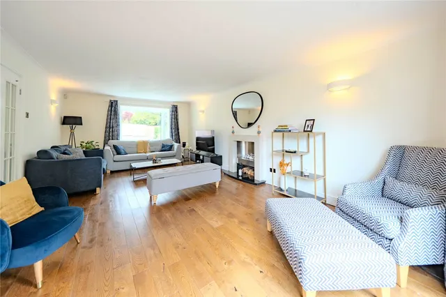 Oaklea Hall Close, Adel, LS16, photo 2