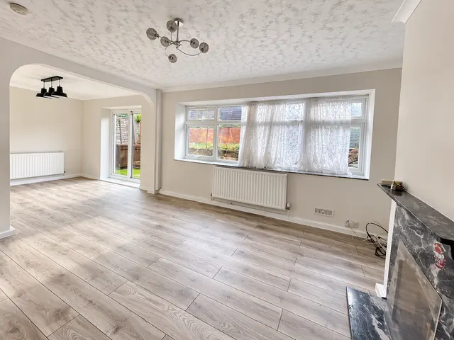 Eatons Mead, Chingford, E4, photo 2