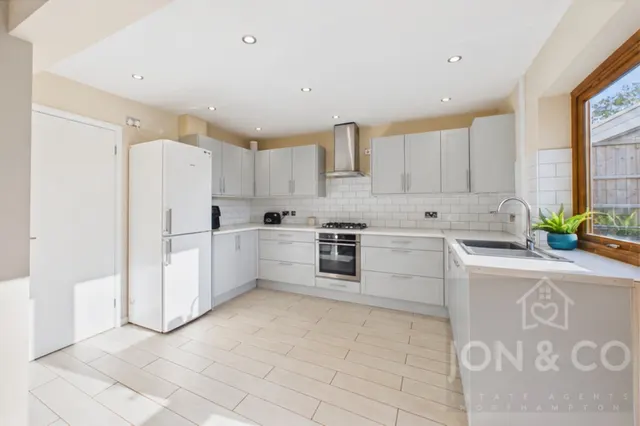 Sherwood Avenue, Kingsthorpe, NN2, photo 2