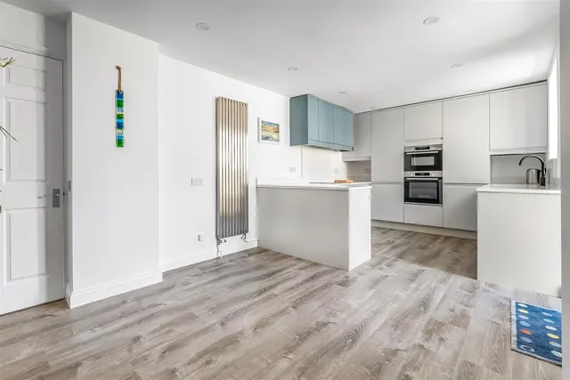 Glebe Road, Dorking, RH4, photo 2