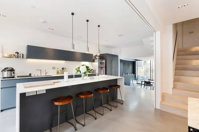 Photo 2 — Mimosa Street, Fulham, London, SW6 4DS