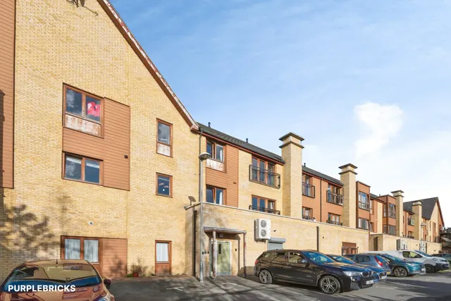 Pelman Way, Epsom, KT19, photo 1