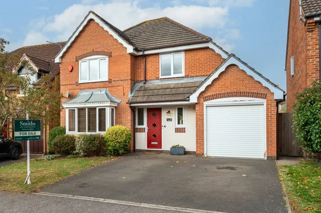 Thistle Bank, East Leake, LE12, photo 1