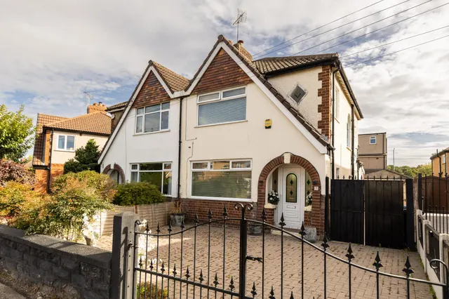 Beech Grove, Whitby, CH66, photo 1