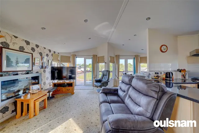 Photo 3 — Hanbury Road, Droitwich, Worcestershire, WR9 7FB