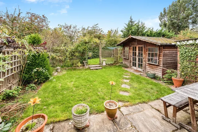 Huntercombe Close, Taplow, SL6, photo 2