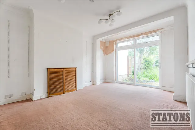 Photo 3 — Laurel Way, Totteridge, London, N20 8HP