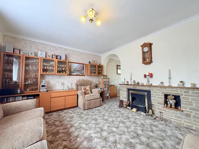 Photo 3 — Woodstock Road, Bedhampton, Havant, PO9