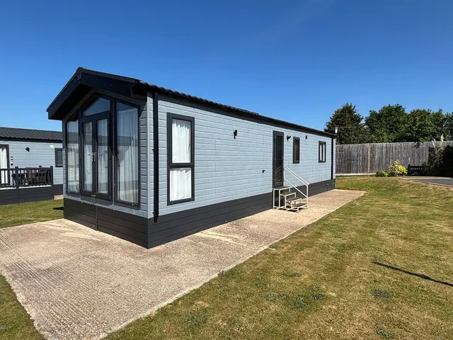 Evesham Road, Norton, WR11, photo 1