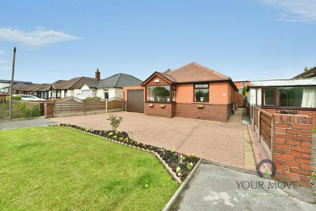 Rochdale Road, Shaw, Greater Manchester, OL2, photo 1