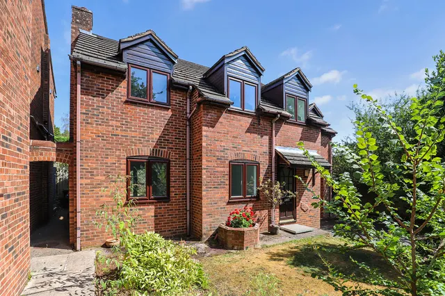 Sylvan Road, Exeter, photo 1