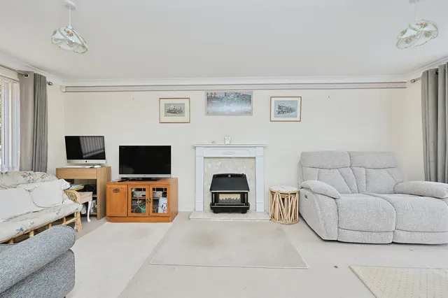 Wallace Close, Dereham, NR19, photo 3