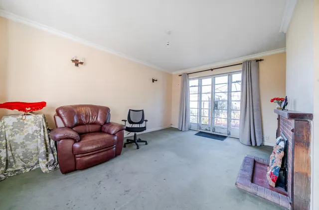 Photo 3 — Salisbury Grove, Mytchett, Camberley, Surrey, GU16 6BP