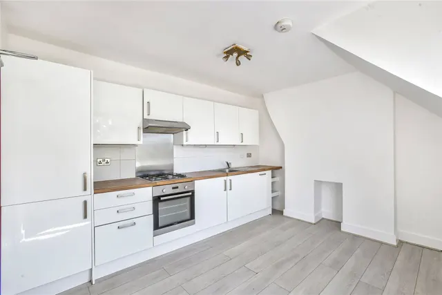 Photo 2 — Riggindale Road, Streatham
