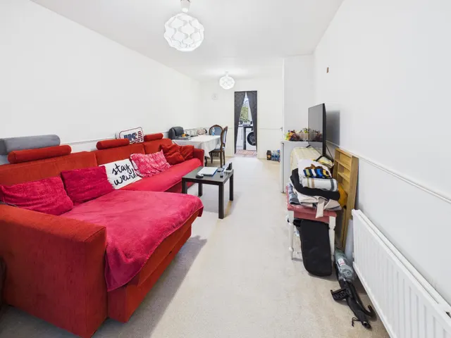 St Pauls Court, RG1, photo 2