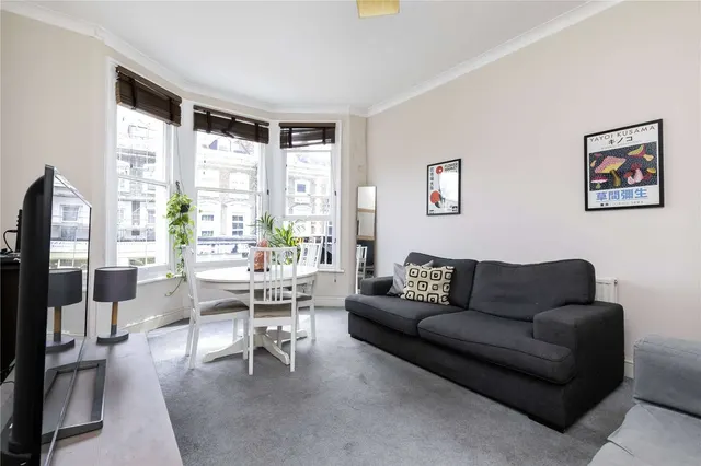 Caledonian Road, Lower Holloway, N7, photo 2