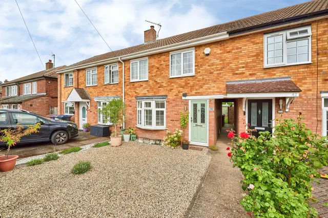 Hawthorn Way, Royston, photo 1