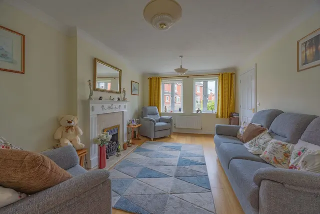 Burge Crescent, Cotford St. Luke, TA4, photo 3