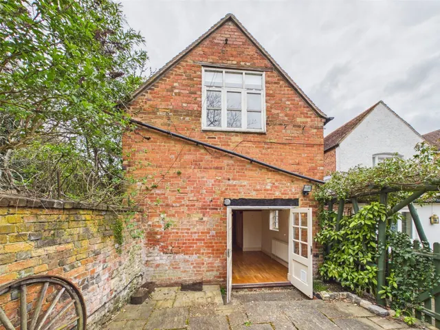 North Street, Thame, OX9, photo 1