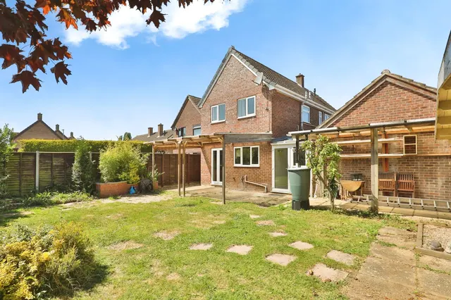 Photo 2 — Lime Tree Close, Wymondham