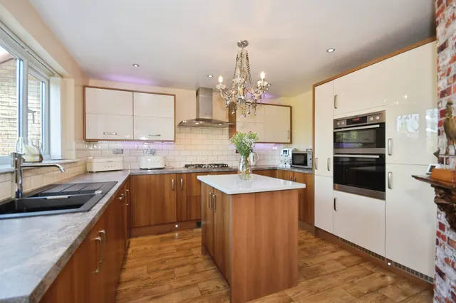 Gower Way, Rawmarsh, S62, photo 3