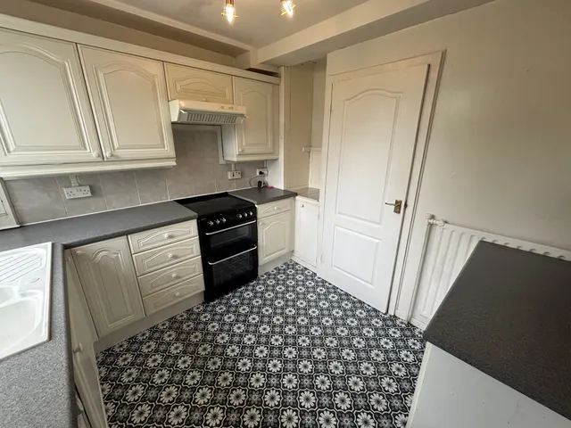 Chesworth Close SK1, photo 1