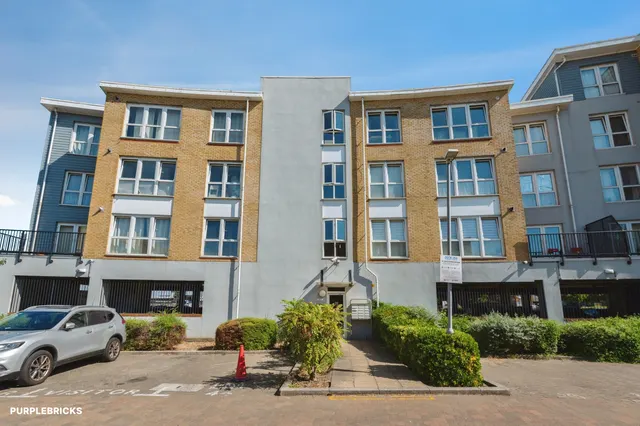 Admirals Way, Gravesend, DA12, photo 1