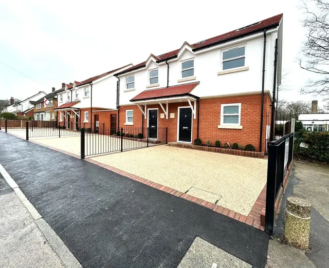 Photo 3 — Brickfield Road, Coopersale, Epping
