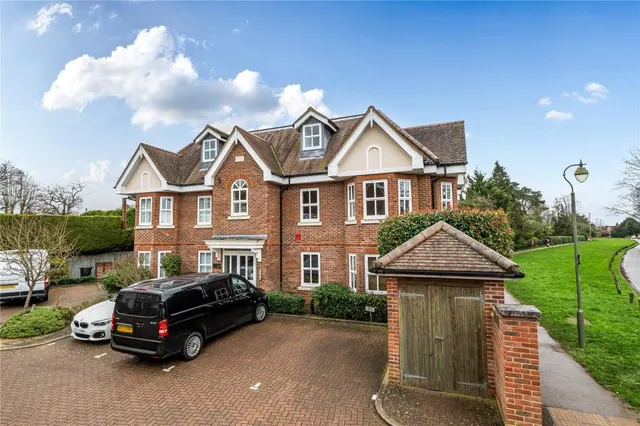 Tilt Road, Cobham, KT11, photo 1
