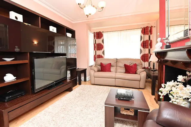 King Edwards Drive, Harrogate, HG1, photo 2