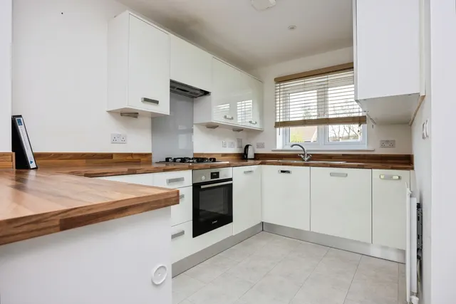 Farrier Lane, Cranleigh, GU6, photo 2
