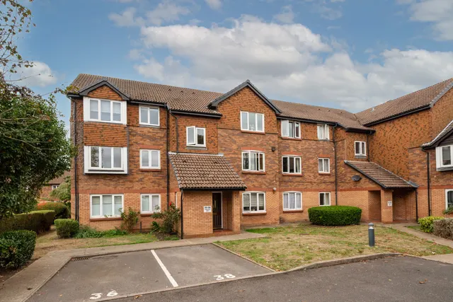 38 Shelley Way, London, photo 1